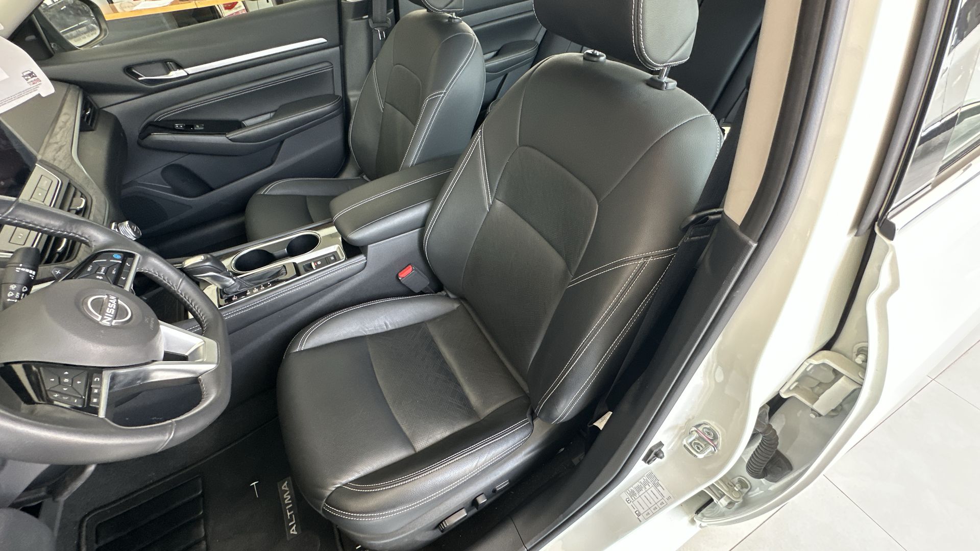 2023 Nissan ALTIMA 4P EXCLUSIVE L42.0T AUT