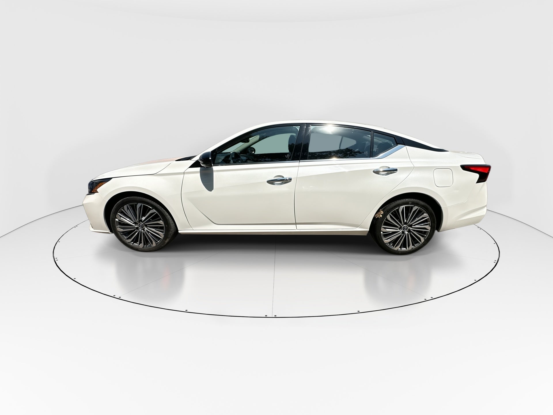 2023 Nissan ALTIMA 4P EXCLUSIVE L42.0T AUT