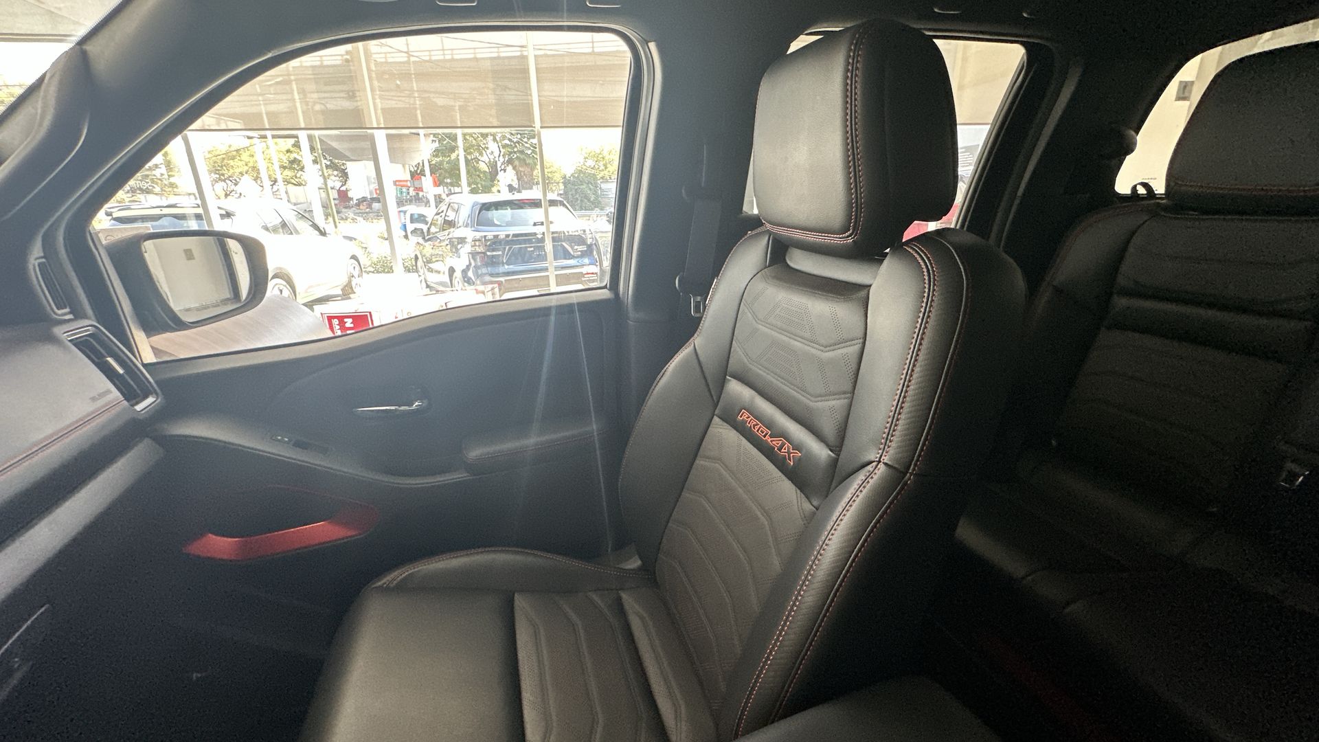 2025 Nissan FRONTIER 4P PRO-4X V63.8 AUT 4X4