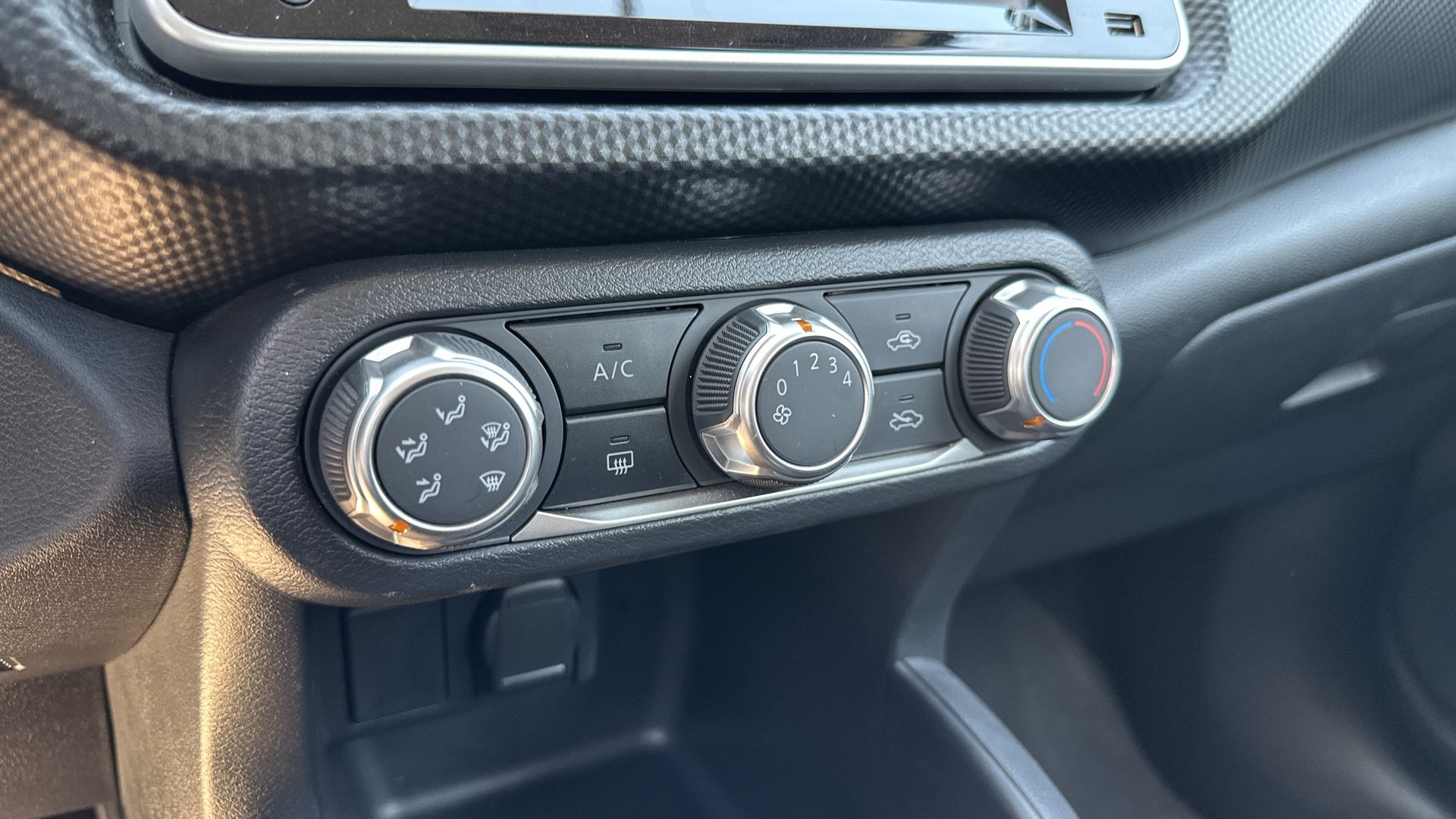 2025 Nissan KICKS 5P PLAY ADVANCE L41.6 AUT