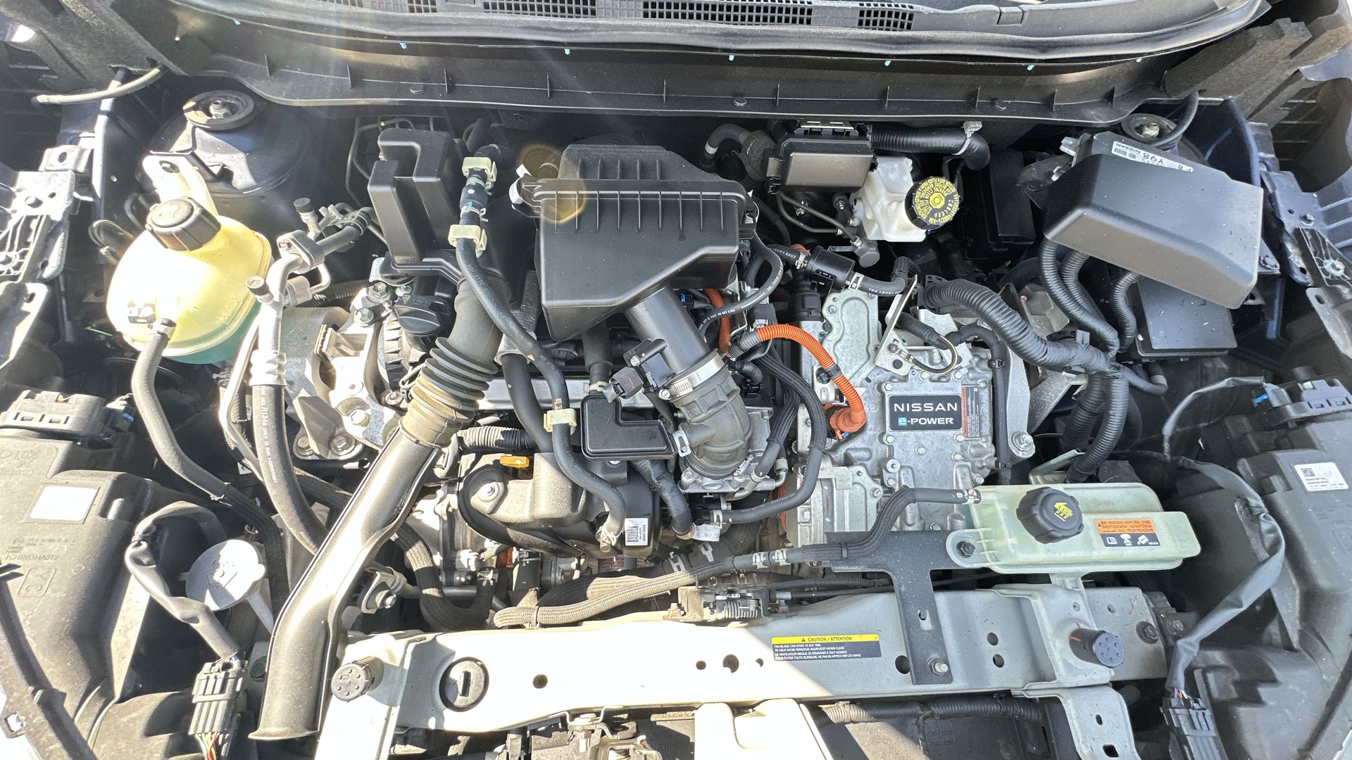 2023 Nissan KICKS 5 PTS E-POWER PLATINUM ELECTA PIEL ADAS RA-17